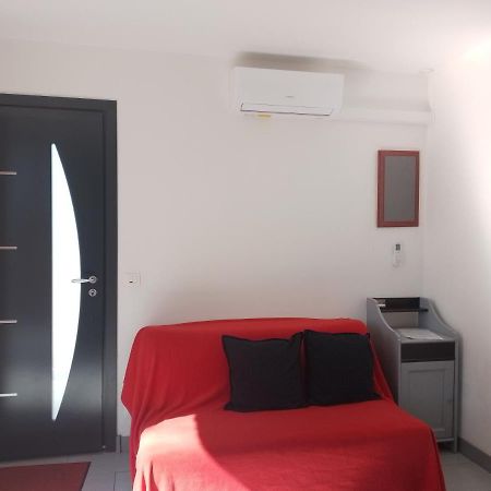 Appartement Le Romarin Mallemort Buitenkant foto