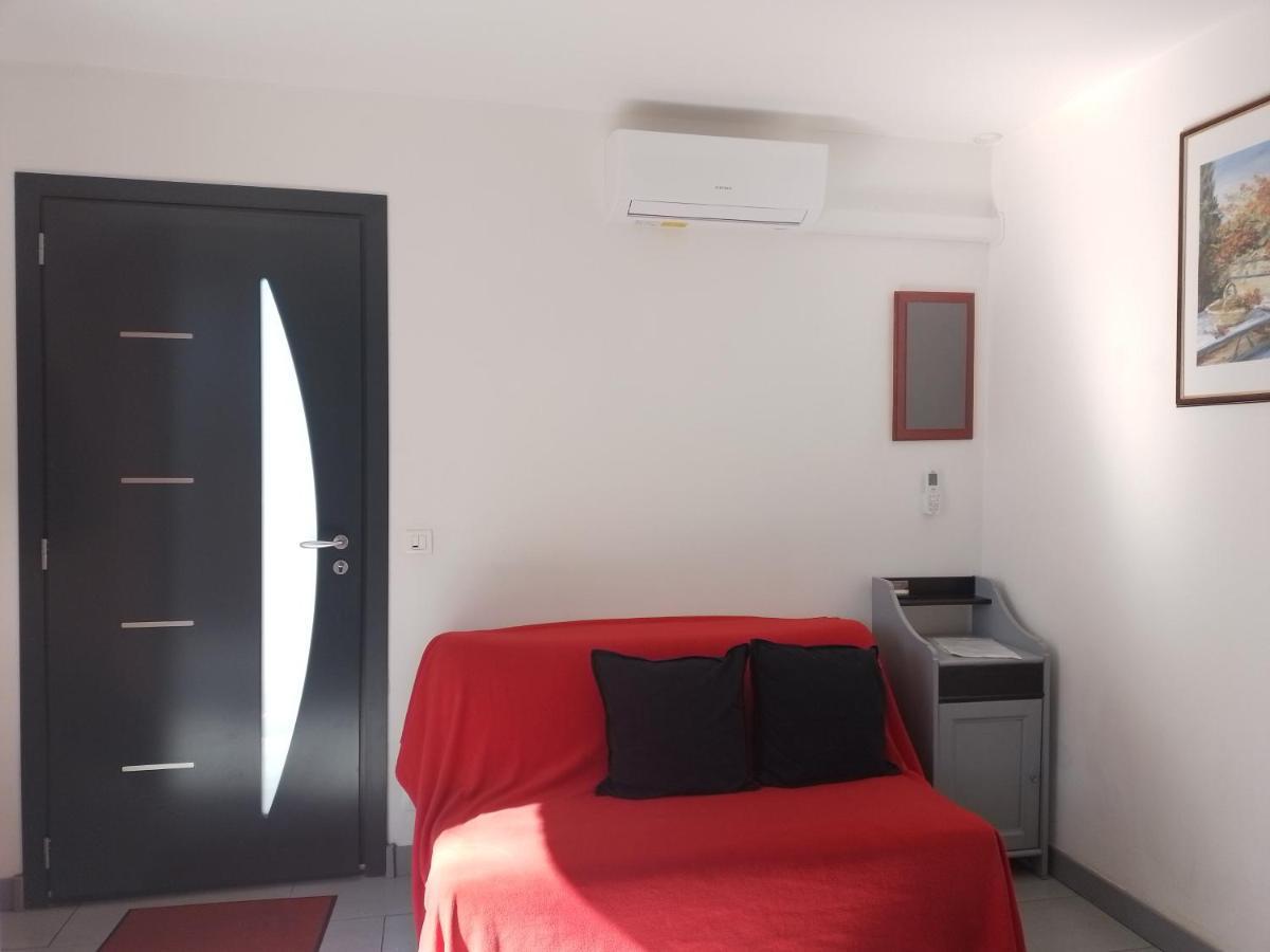 Appartement Le Romarin Mallemort Buitenkant foto