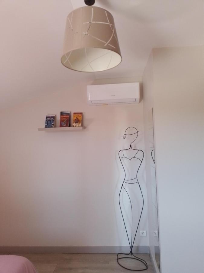 Appartement Le Romarin Mallemort Buitenkant foto