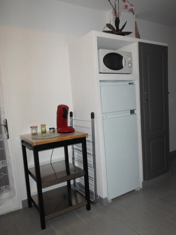 Appartement Le Romarin Mallemort Buitenkant foto
